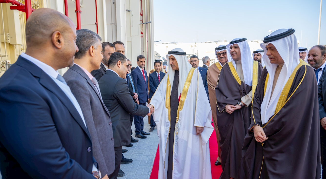 احتفاءً بعام عيسى الكبير.. ونيابة عن سمو ولي العهد رئيس مجلس الوزراء.. الشيخ خالد بن عبد الله يفتتح بالجسرة أكبر محطة نقل كهرباء في تاريخ تطوير الشبكة الوطنية