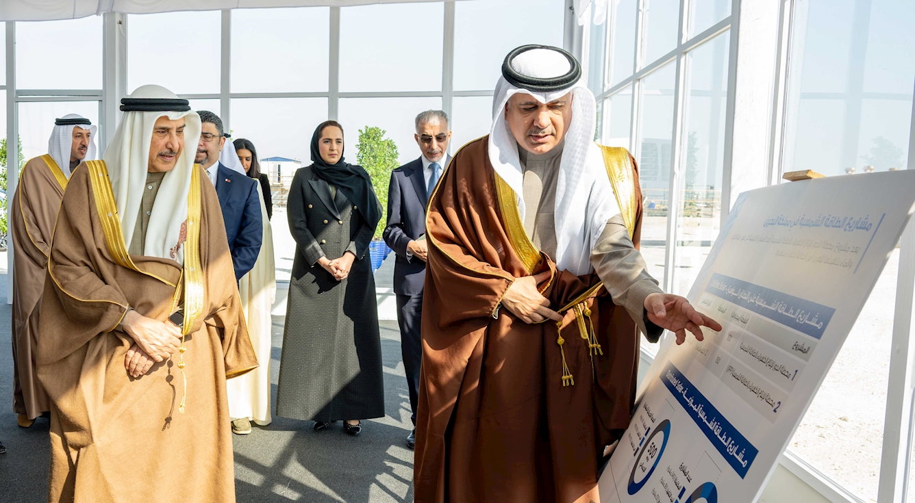 Deputy Prime Minister lays foundation stone for Al Dur Solar Power Plant Project