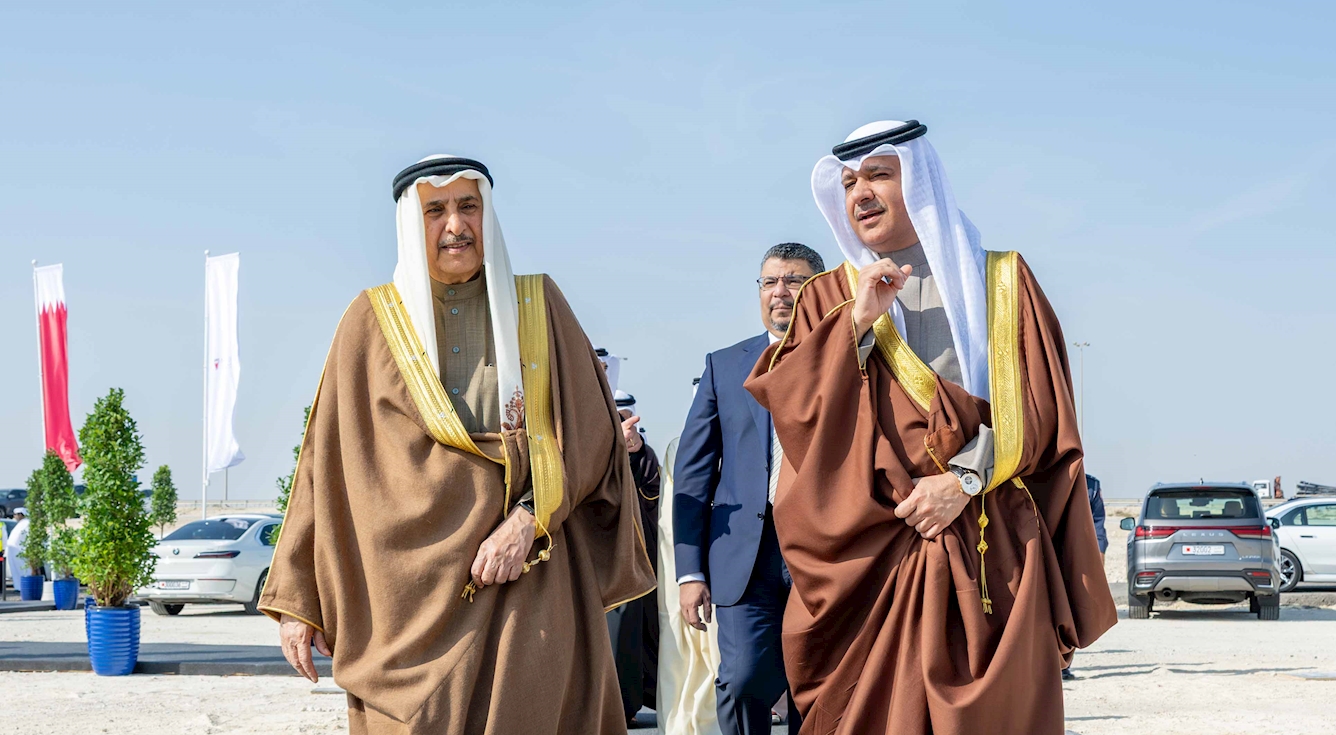 Deputy Prime Minister lays foundation stone for Al Dur Solar Power Plant Project