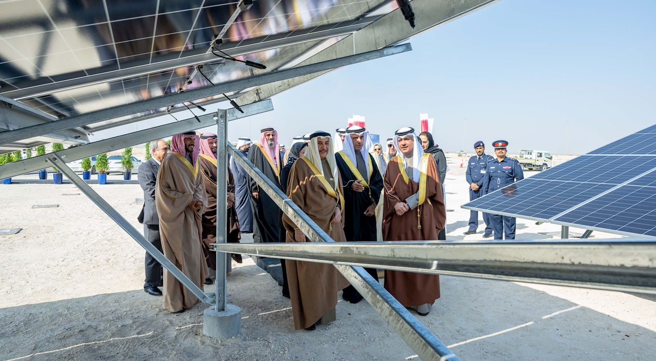 Deputy Prime Minister lays foundation stone for Al Dur Solar Power Plant Project